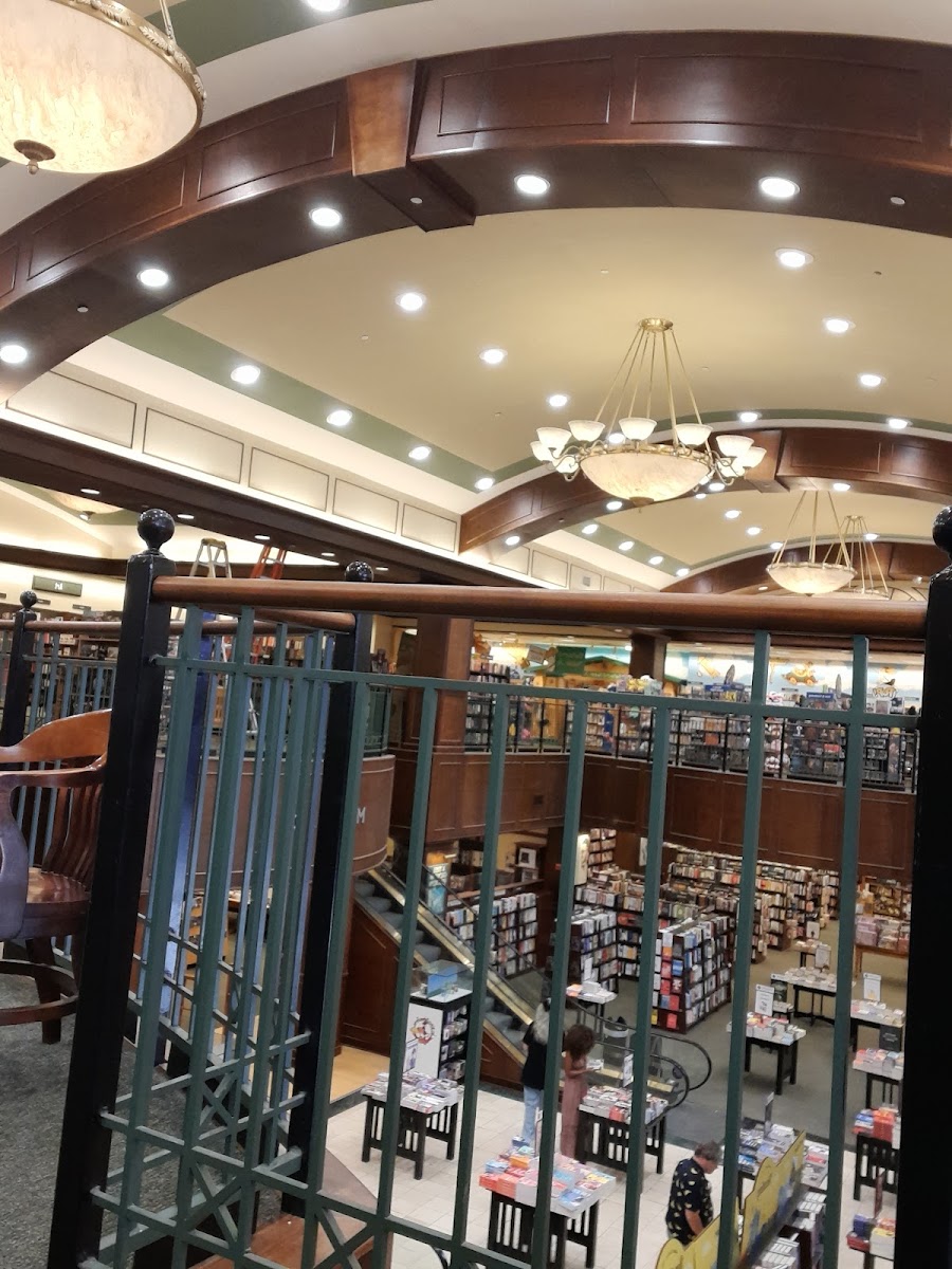 Starbucks B & N Cafe Photo 4